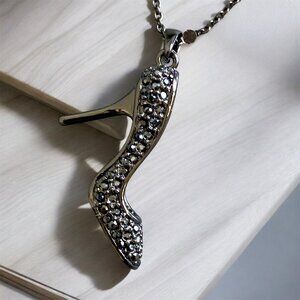 Sparkly Stiletto Fifth Avenue Necklace NWT